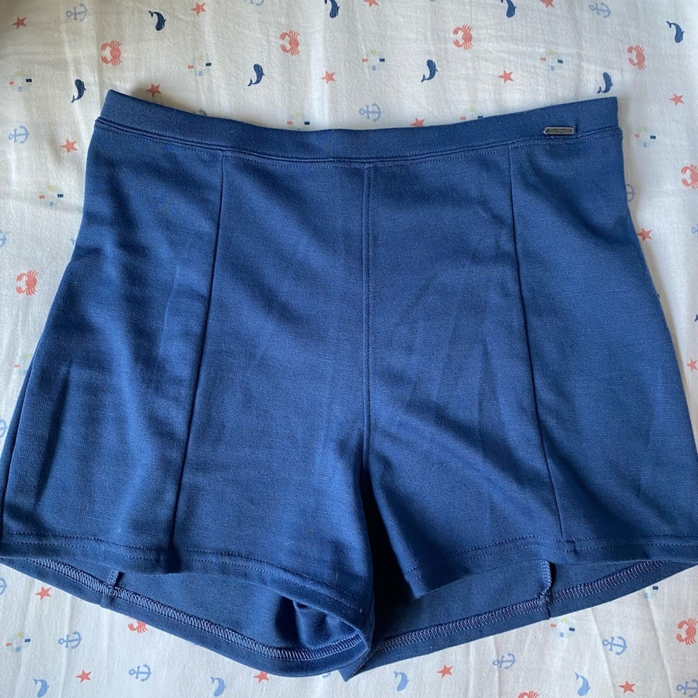Fitted short